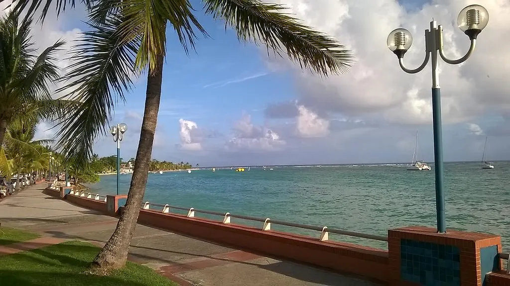 Residence Patros Sainte-Anne  Apartment